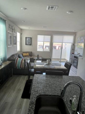 Cozy Home 20 Mins from DTLA